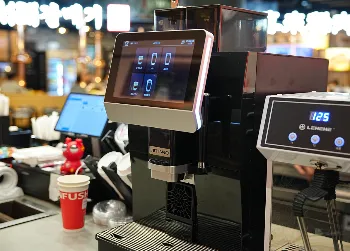 Jetinno技諾JL33智能全自動(dòng)咖啡機(jī)如何定義外賣咖啡高效運(yùn)營(yíng)新標(biāo)準(zhǔn)